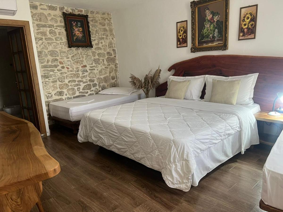 Hotel Omer The Ottoman House Berat Buitenkant foto