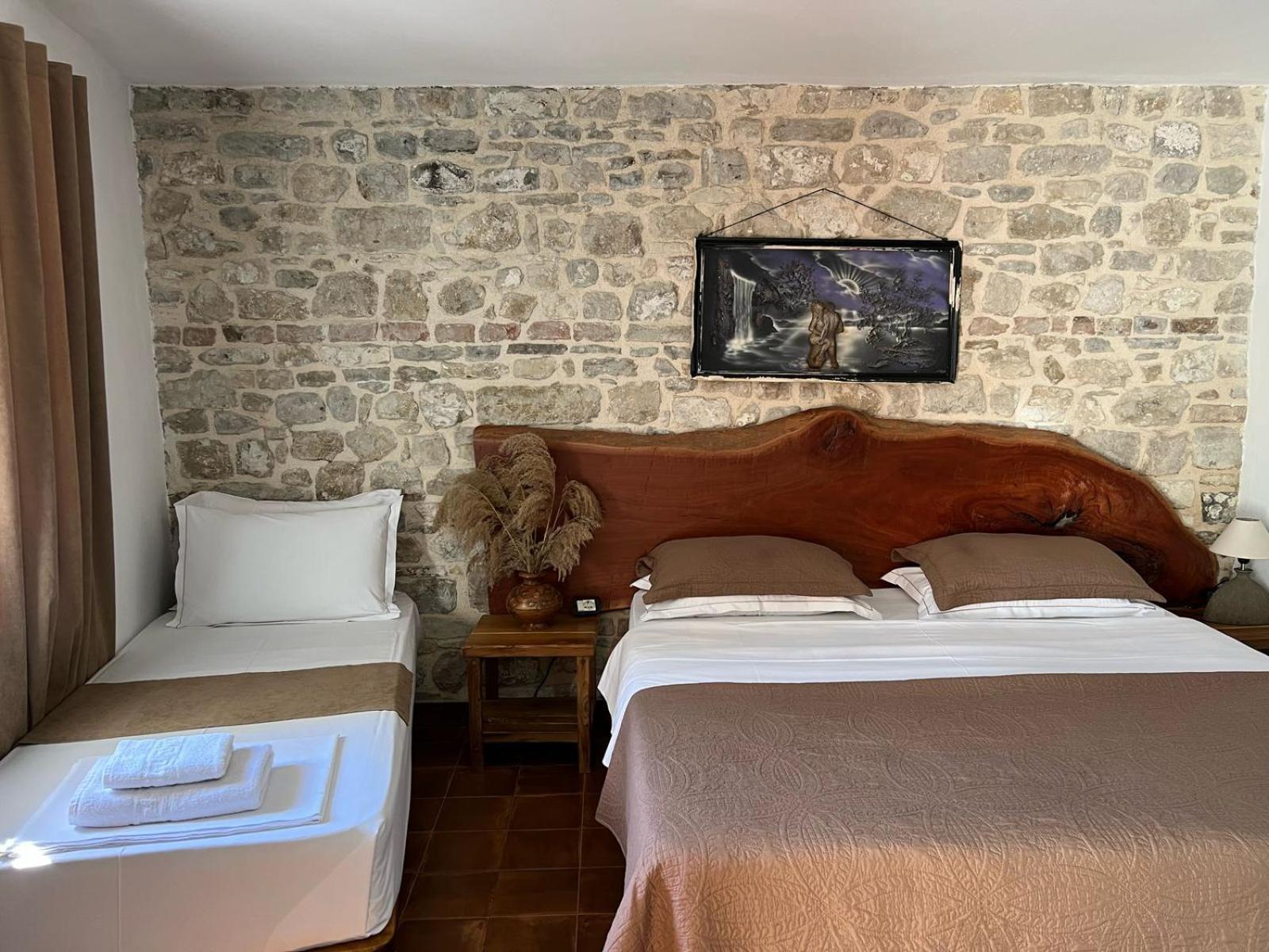 Hotel Omer The Ottoman House Berat Kamer foto